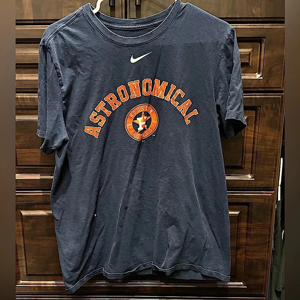 Nike Astros t shirt baseball ⚾️ LARGE (small callout in pics)